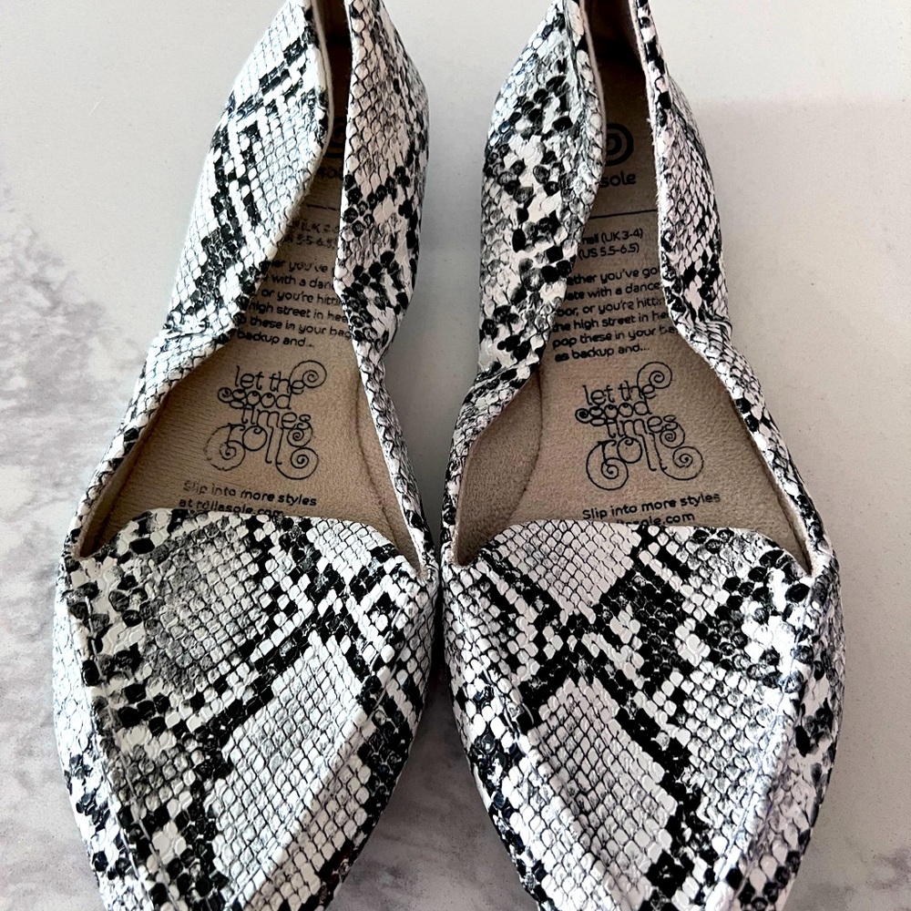 Snake skin color flats